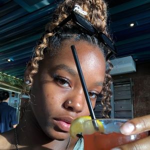 Meet your Posher, Ulyssia